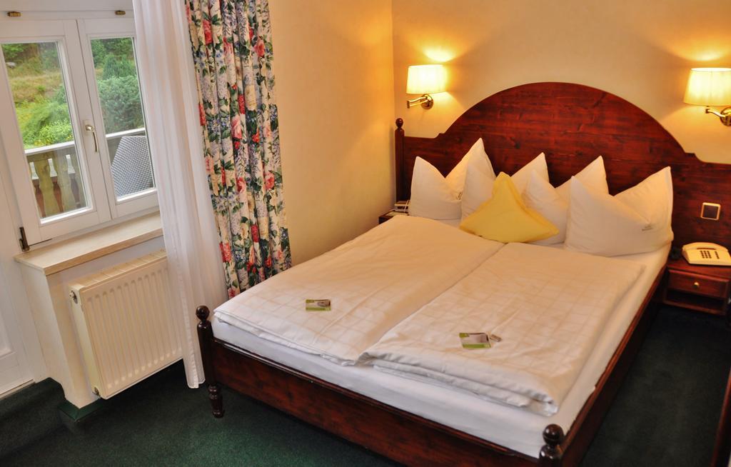 Flair-Hotel Waldfrieden Oberweißbach Extérieur photo