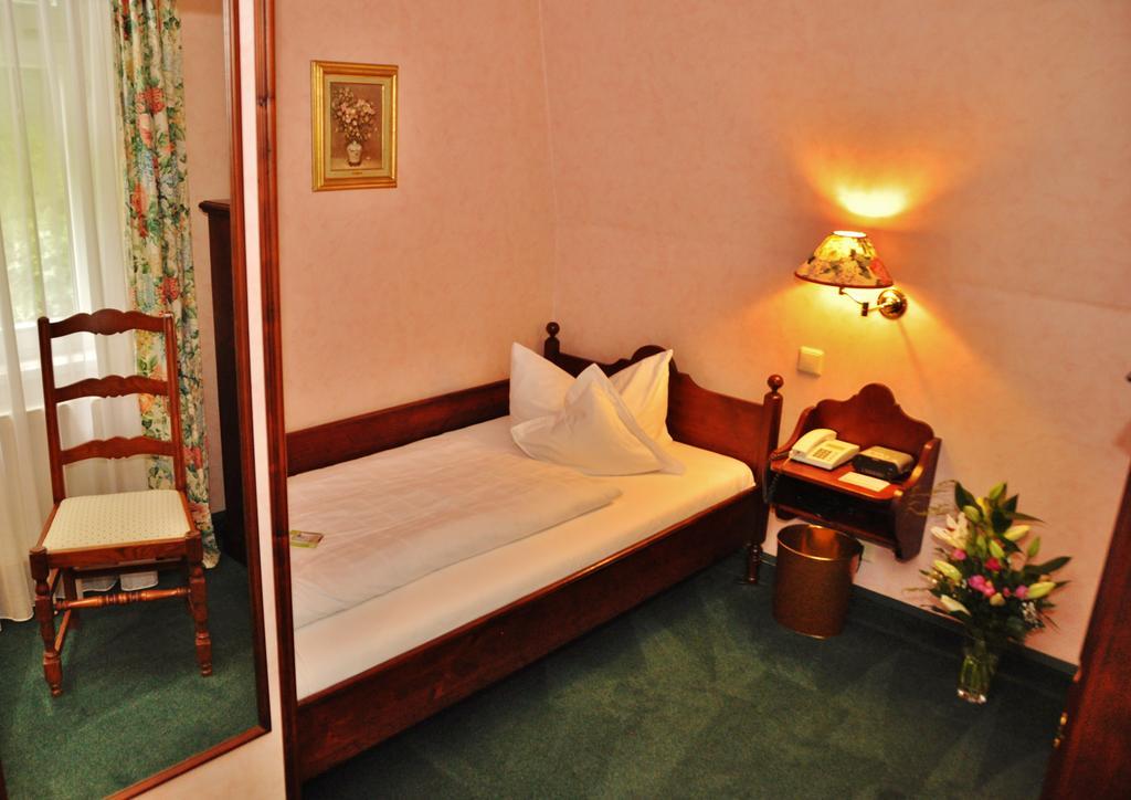 Flair-Hotel Waldfrieden Oberweißbach Extérieur photo