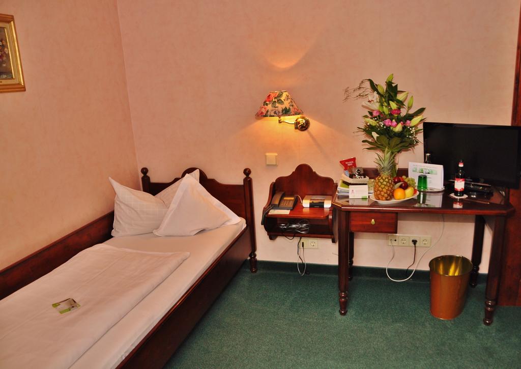 Flair-Hotel Waldfrieden Oberweißbach Extérieur photo