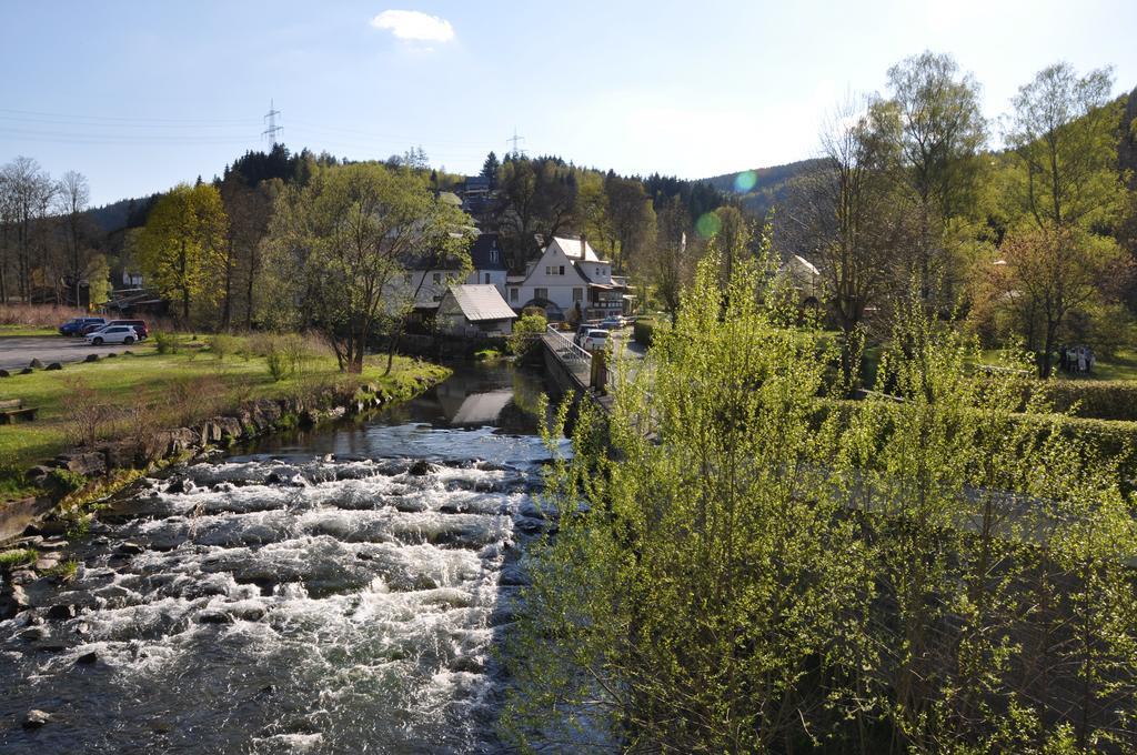 Flair-Hotel Waldfrieden Oberweißbach Extérieur photo
