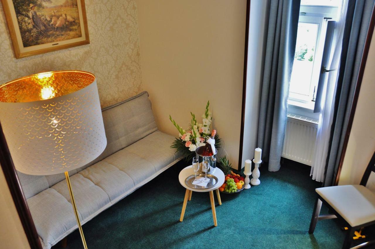 Flair-Hotel Waldfrieden Oberweißbach Extérieur photo