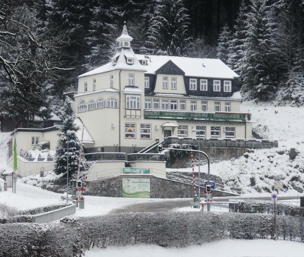 Flair-Hotel Waldfrieden Oberweißbach Extérieur photo