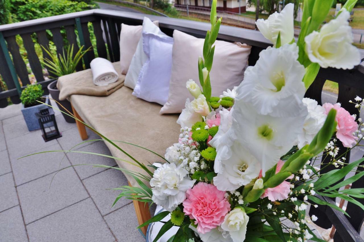 Flair-Hotel Waldfrieden Oberweißbach Extérieur photo