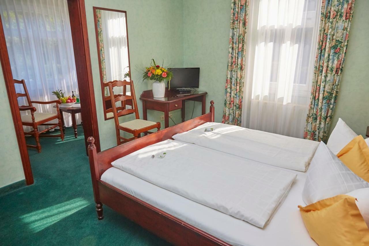 Flair-Hotel Waldfrieden Oberweißbach Extérieur photo